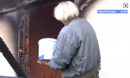Φωτιά στην Πρέβεζα: Απεγνωσμένος κάτοικος είδε το σπίτι του να καίγεται – «Μας έχουν σαν γαϊδούρια»