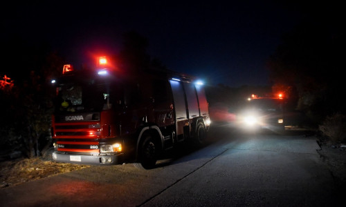 Φωτιά στην Αττική: Στις φλόγες χώρος εμπορίου στο Κορωπί