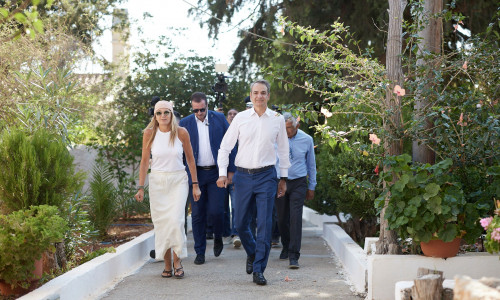 Μητσοτάκης: Παίρνουμε δύναμη από την Παναγία μας για να αντιμετωπίσουμε τις δυσκολίες