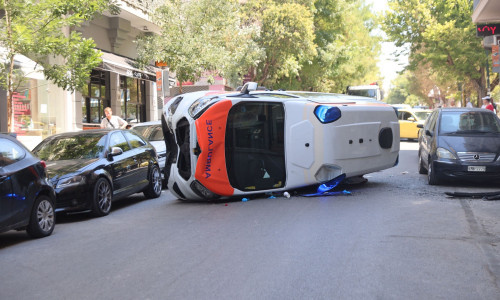 Τραγωδία στου Γουδή: Νεκρός ο ασθενής που βρισκόταν στο ασθενοφόρο που ανετράπη