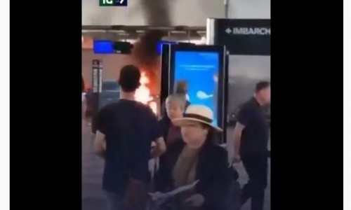 Μιλάνο: Άνδρας σε κατάσταση αμόκ έβαλε φωτιά σε γκισέ