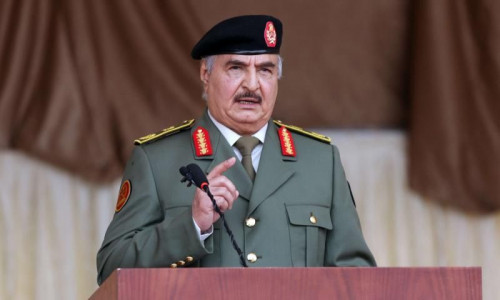 Bloomberg: Ο Χαφτάρ θα δώσει πράσινο φως για τουρκικές έρευνες μεταξύ Λιβύης και Κρήτης