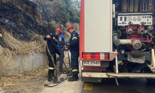 Θεσσαλονίκη: Φωτιά σε συνεργείο αυτοκινήτων στα Λαγυνά