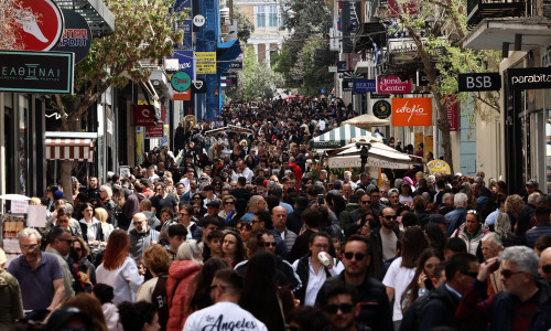 Επίδομα 250 ευρώ: Τα σενάρια για τους δικαιούχους - Τι μελετάται ως μέτρο στη ΔΕΘ