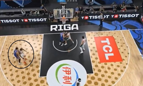 Eurobasket 2025: Ο Πετρούσεφ έριξε μπουνιά σε αντίπαλο του κι αποβλήθηκε - Δείτε βίντεο