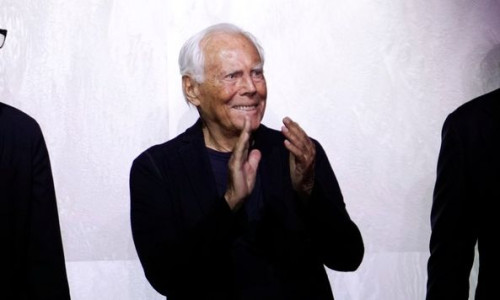 Τζόρτζιο Αρμάνι: Σε λαϊκό προσκύνημα η σορός του σχεδιαστή – Η τελευταία επιθυμία του