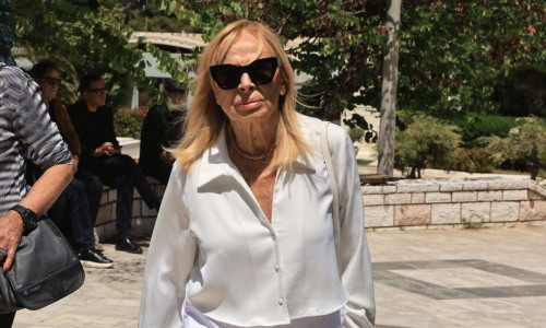 Άννα Φόνσου: «Έμεινα στον δρόμο και η Αλίκη Βουγιουκλάκη με βοήθησε να φτιάξω ξανά τη ζωή μου»