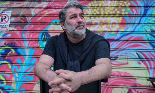 Βασίλης Μπισμπίκης: Η «μπαλάντα της τρύπιας καρδιάς» ενός χαρακτήρα των «άκρων και των καταχρήσεων»