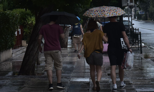 Καιρός: Σιβηρικό ψύχος κυκλώνει την Ελλάδα - Θα ανάψουν καλοριφέρ στη Θεσσαλονίκη Καιρός αύριο: Βροχές σε Αττική, Μακεδονία και Εύβοια – Μέχρι 26 βαθμούς η θερμοκρασία