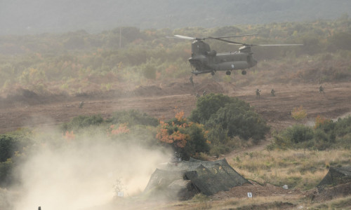 Νίκος Δένδιας: Όλες οι αλλαγές στις Ένοπλες Δυνάμεις - Στράτευση γυναικών, θητεία και μισθολόγιο