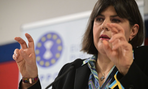 Τι προβλέπει το άρθρο 86 του Συντάγματος και γιατί η Ευρωπαία Εισαγγελέας ζητά να αλλάξει