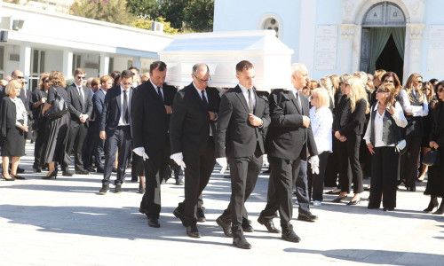 Μαρίσσα Λαιμού: Σε κλίμα οδύνης το τελευταίο αντίο - Ο συγκινητικός επικήδειος από τα αδέλφια της