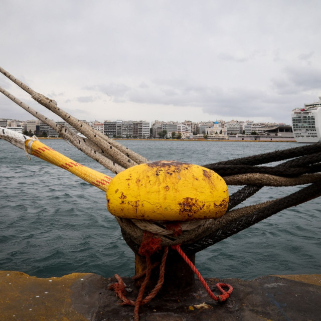 Παραμένει το απαγορευτικό απόπλου σε Πειραιά, Ραφήνα και Λαύριο – Δεν θα εκτελεστούν τα βραδινά δρομολόγια για Κρήτη