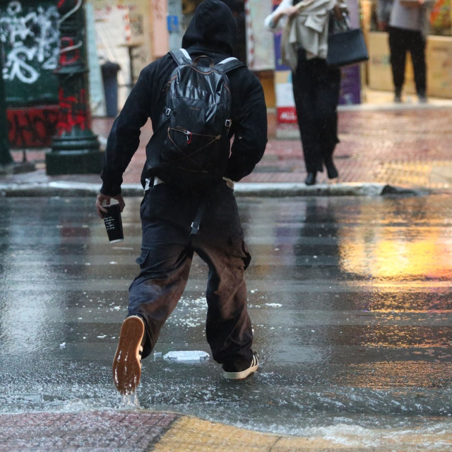 Έκτακτο δελτίο επιδείνωσης καιρού από την ΕΜΥ-  Έρχονται βροχές και καταιγίδες