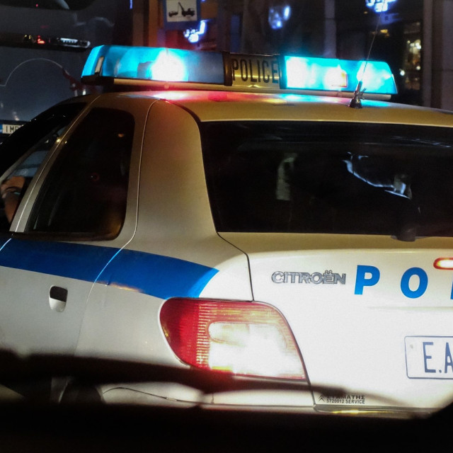 Εύβοια: Μεθυσμένος οδηγός τράκαρε, συνελήφθη και ξήλωσε την πόρτα των κρατητηρίων
