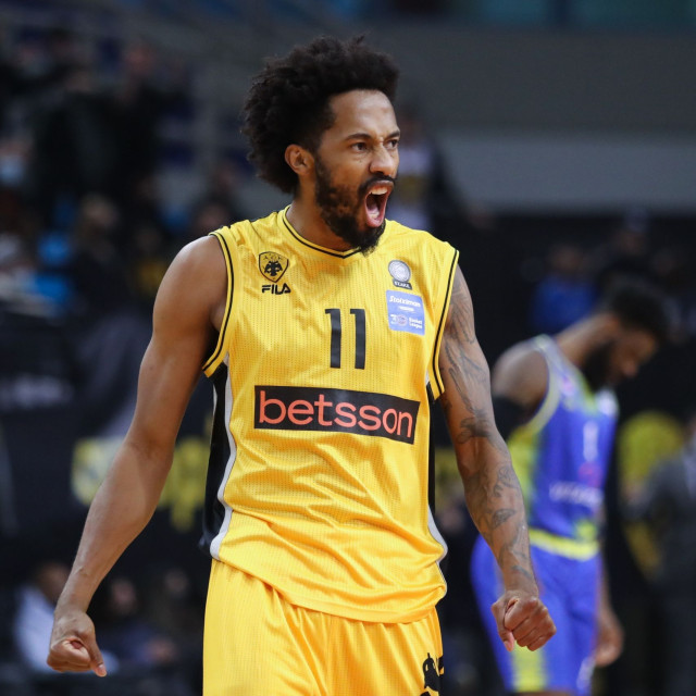 Μπράιαν Ανγκόλα ΑΕΚ