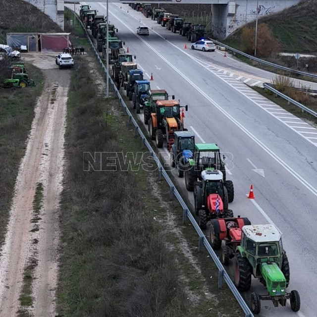 Φλώρινα: Αποχωρεί το τελευταίο μπλόκο αγροτών έπειτα από σχεδόν 2 μήνες στον δρόμο