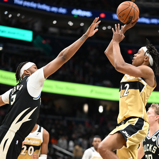 Ουίζαρντς - Μπακς