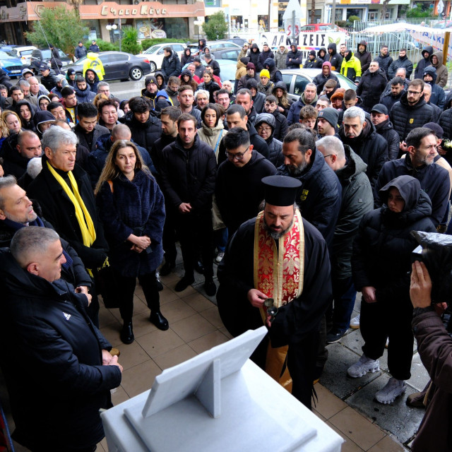 Άλκης Καμπανός: Τρισάγιο στη μνήμη του - Το μήνυμα της μητέρας του - «Παρών» και ο Σιάο