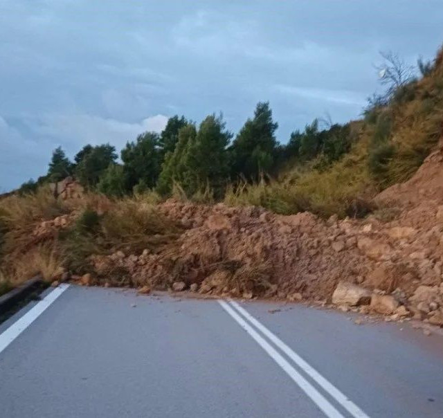 Κακοκαιρία: Νέα κατολίσθηση στην Ηλεία - Κλειστός ο δρόμος Λάλα – Ολυμπίας