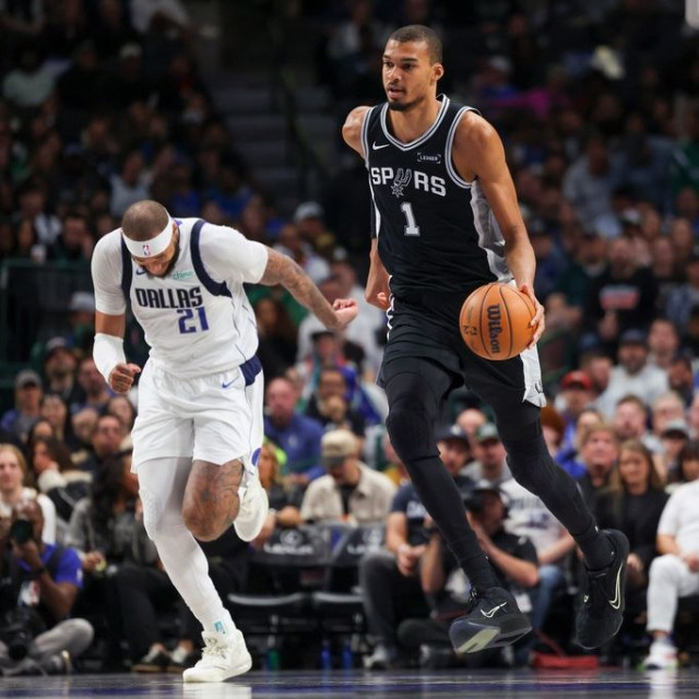 NBA: Πέρασαν από το Ντάλας οι Σπερς - Αγωνία για Ντόντσιτς στους Λέικερς