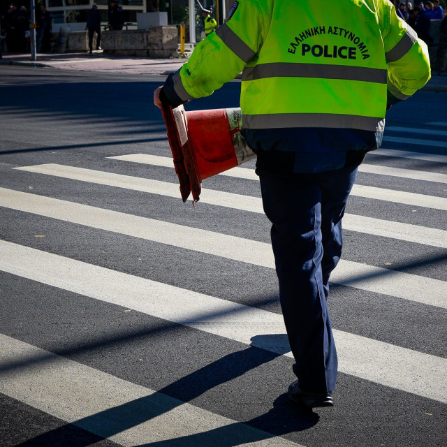 Καθίζηση οδοστρώματος στον Πειραιά - Διακοπή της κυκλοφορίας