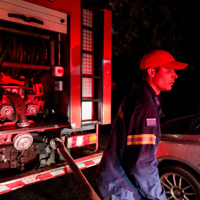 Ρέθυμνο: Φωτιά σε καμινάδα καταστήματος - Επί τόπου η Πυροσβεστική