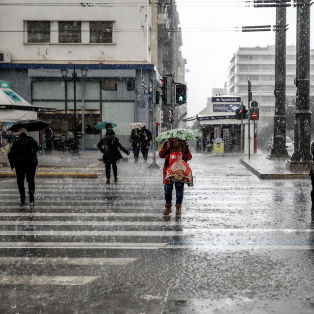 Καιρός: «Εμμονικές βροχές σε 5 περιοχές» - Η πρόβλεψη Τσατραφύλλια