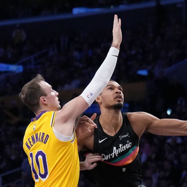 NBA: Οδοστρωτήρας Γουεμπανιάμα, διέλυσε τους Λέικερς