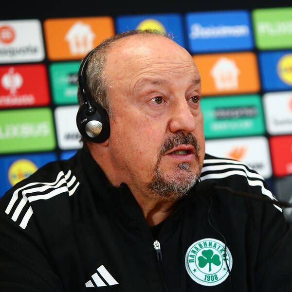 Μπενίτεθ: «Στόχος μας να δημιουργήσουμε μία ομάδα που θα παλεύει για τον τίτλο»