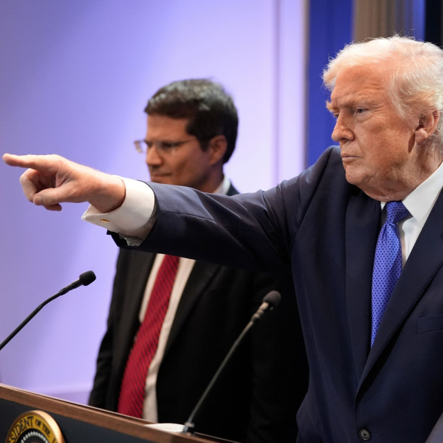 Ιράν: Το «απρόβλεπτο» του Τραμπ σπάει όλα τα κοντέρ - Απουσιάζει η «κακή ταξιθέτρια»