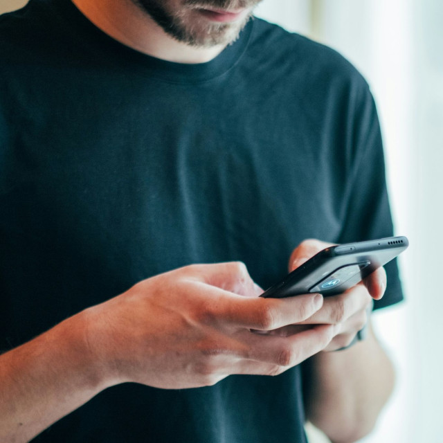 Προσοχή για παραπλανητικά SMS, δήθεν για τροχαίες παραβάσεις: Πώς να προστατευτείτε