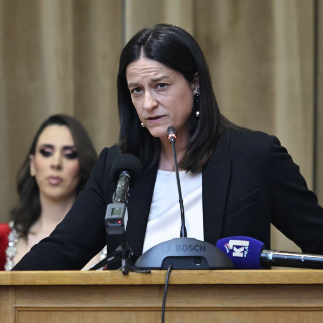 Κεραμέως για κατώτατο μισθό: Ισχύει η δέσμευση να φτάσει στα 950 ευρώ το 2027