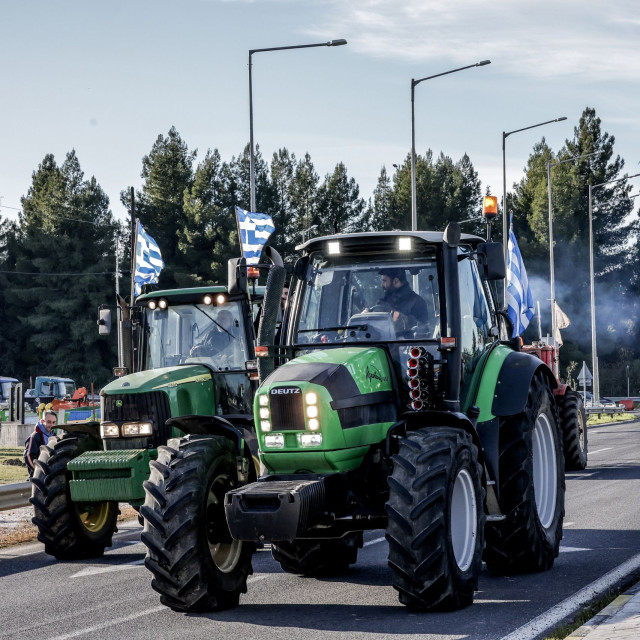 «Απόβαση» με τρακτέρ κάνουν οι αγρότες στην Agrotica:«Σαν να κάνεις γλέντι σε σπίτι που έχει κηδεία»
