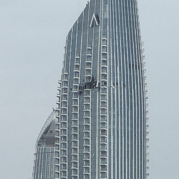 Ντουμπάι: Ιρανικό drone συνετρίβη σε πολυώροφο οικιστικό συγκρότημα