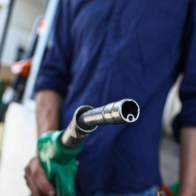 Μέτρα για τις τιμές στα καύσιμα: Γιατί το μεγαλύτερο πρόβλημα θα εντοπιστεί στα νησιά