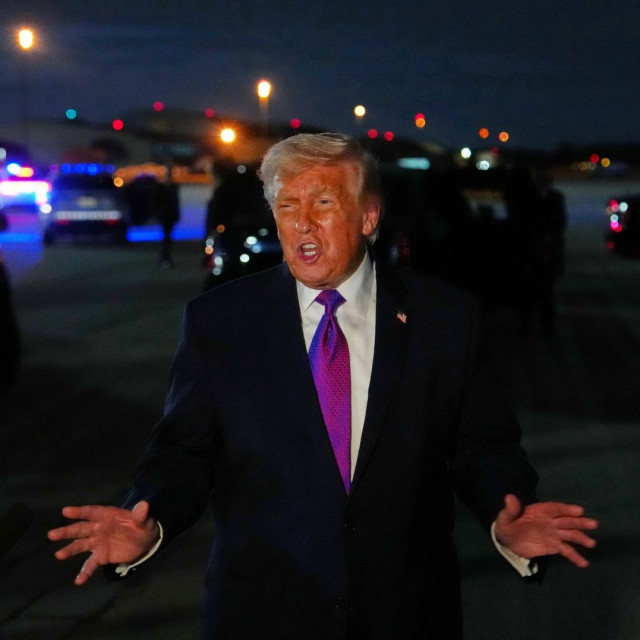 Τραμπ: «Το Ιράν βρίσκεται πολύ κοντά στα όριά του» – Αινιγματικός για το τέλος του πολέμου