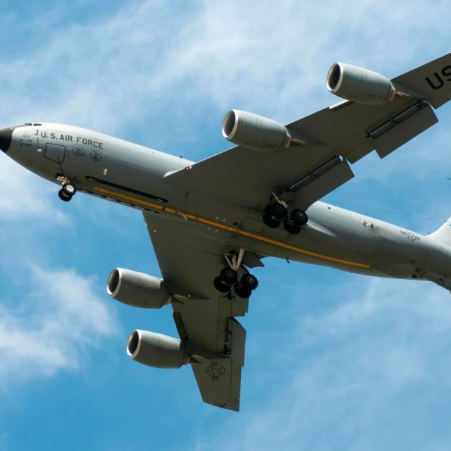 Μυστήριο με τη συντριβή του ιπτάμενου τάνκερ KC-135 στο Ιράκ