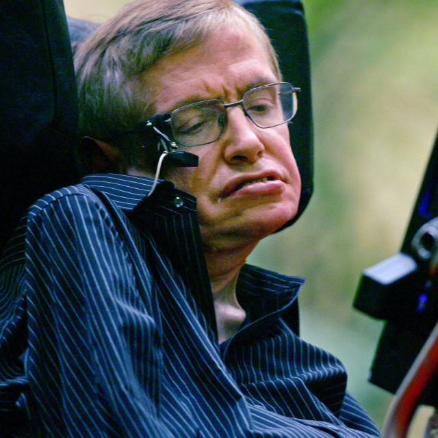 Στίβεν Χόκινγκ: Οκτώ χρόνια από τον θάνατό του και δύο εβδομάδες από τη δολοφονία του χαρακτήρα του