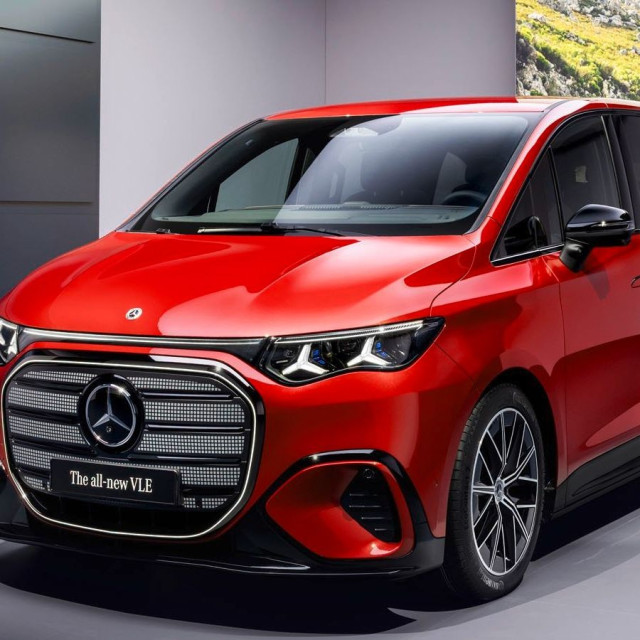 Η VLE είναι το νέο μεγάλο πολυμορφικό βαν της Mercedes