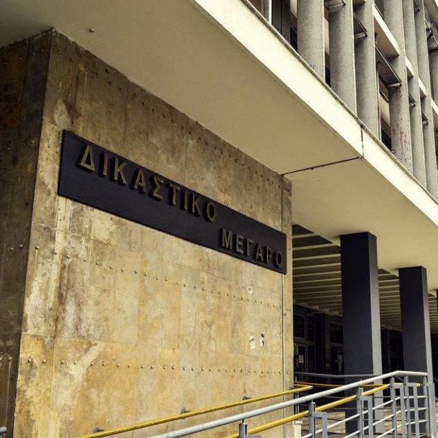 Θεσσαλονίκη: Εξαγοράσιμη ποινή στην 32χρονη που χτύπησε και κούρεψε την ανήλικη κόρη της