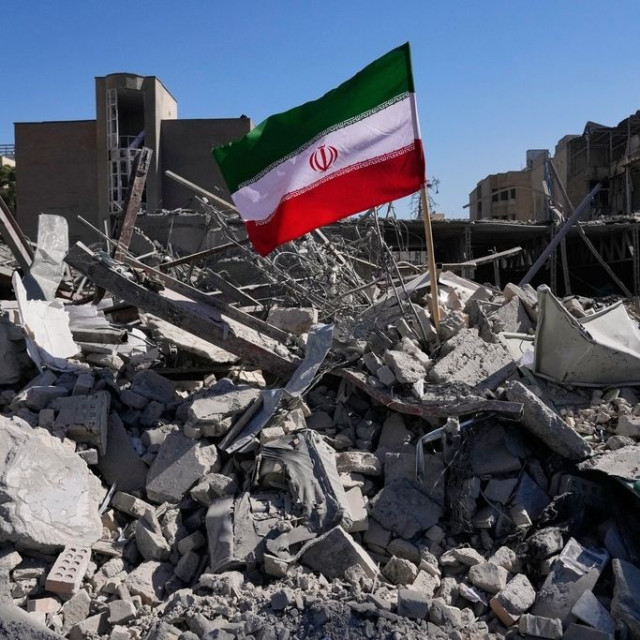 Ιράν σε ΟΗΕ: Η Τεχεράνη απορρίπτει το ενδεχόμενο κλεισίματος των Στενών του Ορμούζ