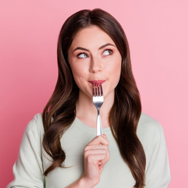 Οι 13 αιτίες της μεταλλικής γεύσης στο στόμα