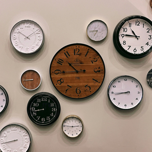 Αλλαγή ώρας 2026: Η μέρα που θα γυρίσουμε τα ρολόγια μας μία ώρα μπροστά