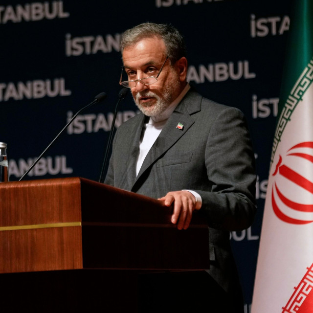 Το Ιράν προτρέπει τα έθνη της Μέσης Ανατολής να «απελάσουν» τον αμερικανικό στρατό