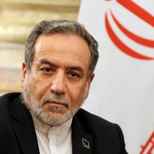 Το Ιράν απειλεί ότι θα πλήξει αμερικανικές εταιρείες, εάν δεχθεί επίθεση σε ενεργειακές υποδομές