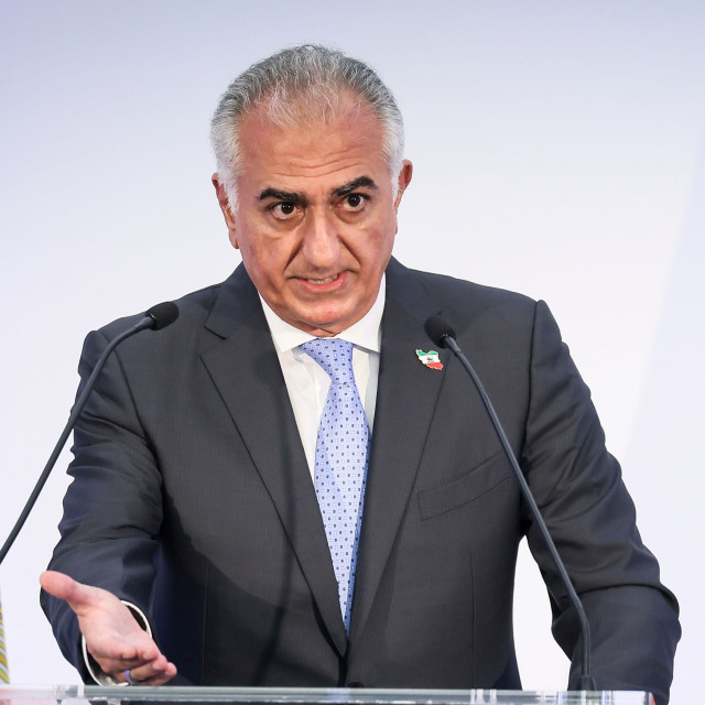 Ο Ρεζά Παχλαβί δηλώνει έτοιμος για τη μετάβαση στο Ιράν υπό την ηγεσία του