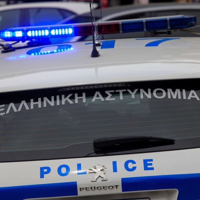 Πάτρα: Έκλεψαν χρήματα, τραπεζικές κάρτες και έγγραφα από φορτηγό