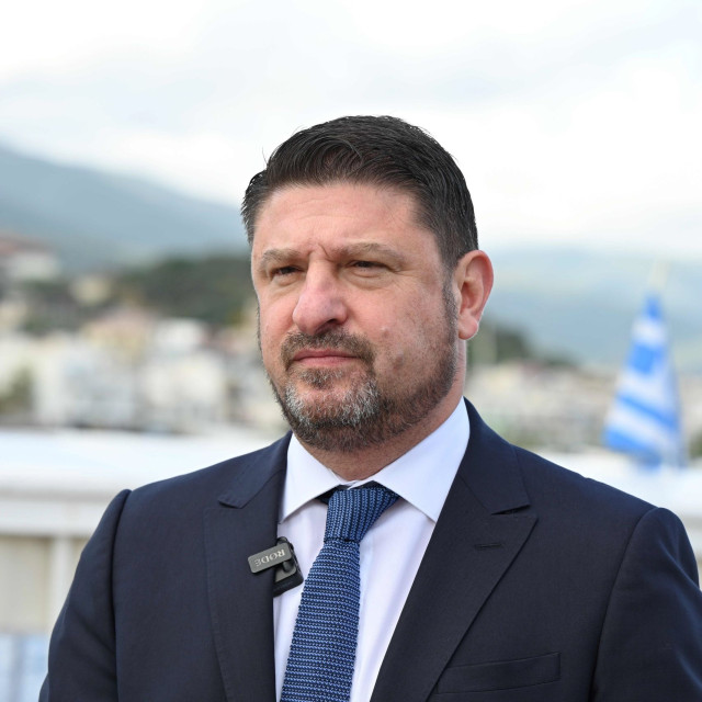 Το «Ηλία ρίχ’ το» του Νίκου Χαρδαλιά και το viral βίντεο από την υπό κατασκευή Πλατεία Γαλατσίου