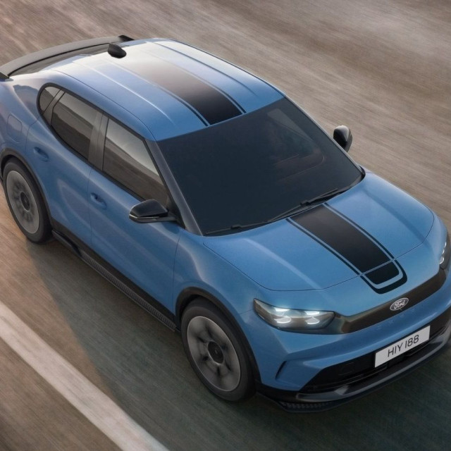 Ford: Το Caprι με νέα μπαταρία, μεγαλύτερη αυτονομία και έκδοση Collection